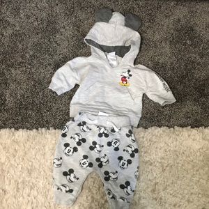 Mickey sweater and pants